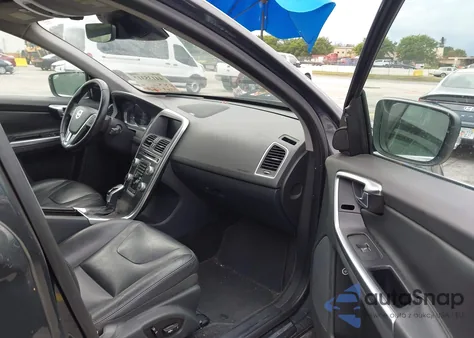 2016 Volvo Xc60 T5 Drive-E Platinum from USA, damaged, VIN YV440MDM2G2856630